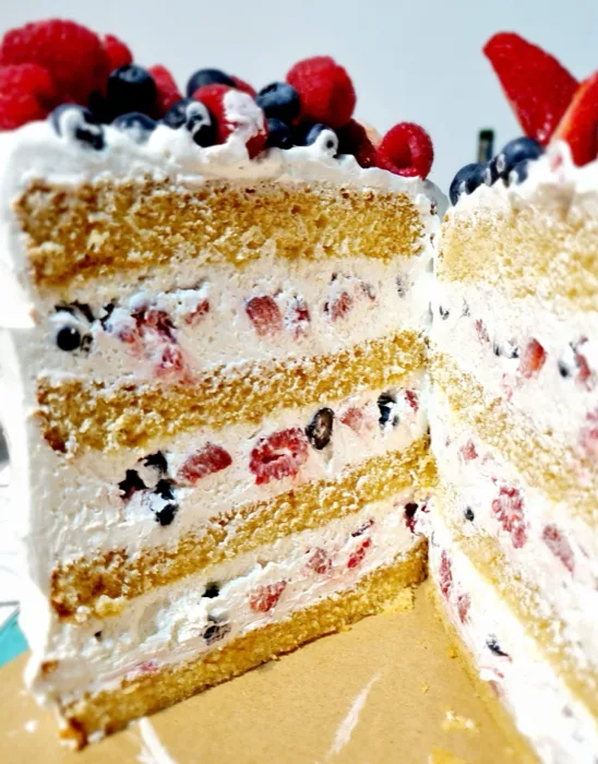 Berry Chantilly Cake