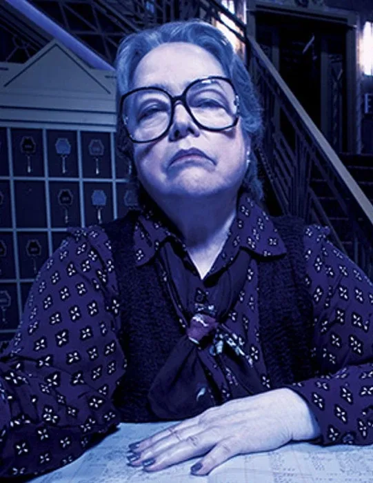 Iris Holloway