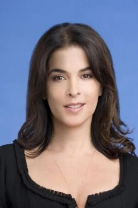 Carolyn Barek