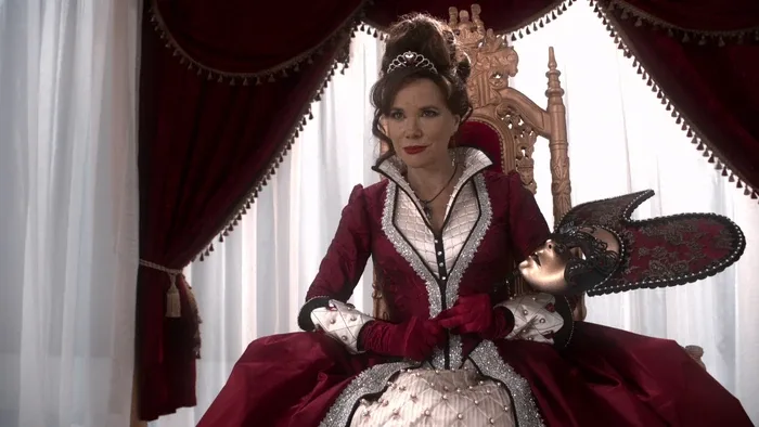 Cora Mills
