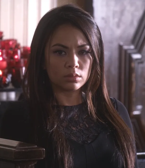 Mona Vanderwaal