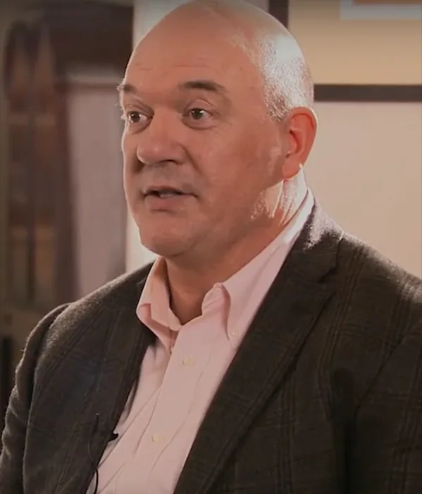Lloyd Hennick
